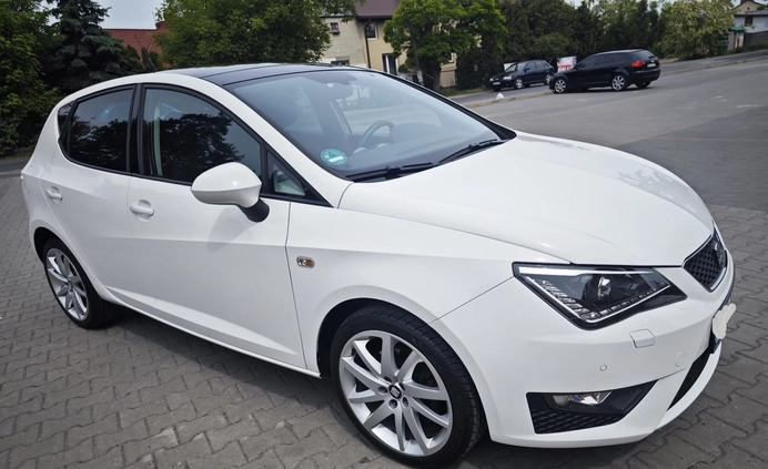 Seat Ibiza cena 42200 przebieg: 103800, rok produkcji 2017 z Radom małe 466